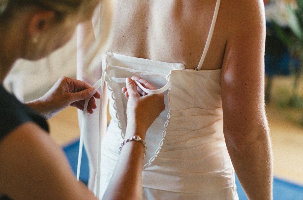 Hochzeitsreportage: Hochzeitskleid