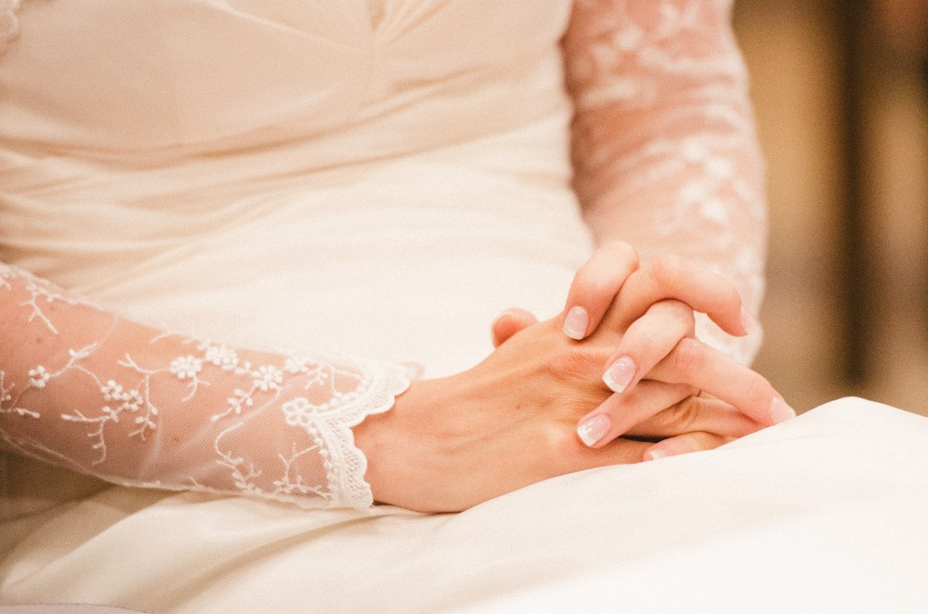 Hochzeitsreportage: Brauthände